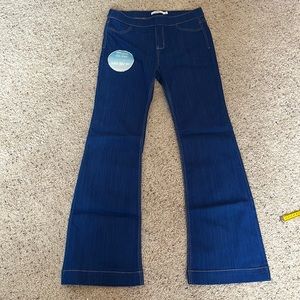 NWT Cello Pull On Flair Jegging